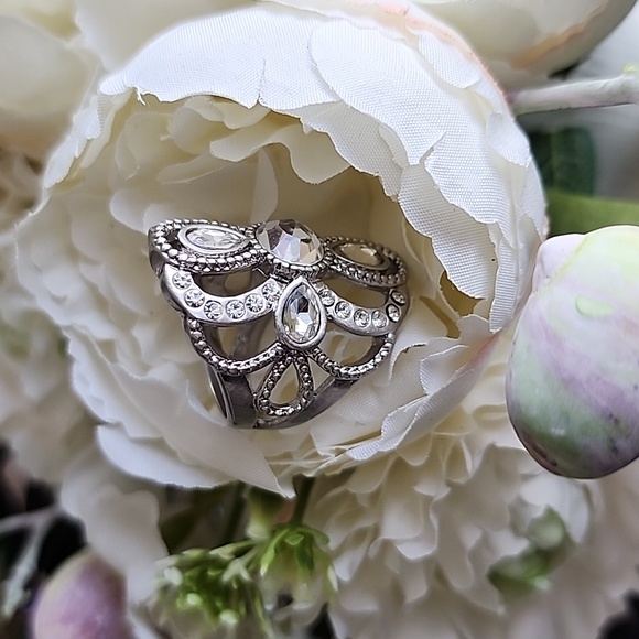 Lia Sophia Women's Ring Size 7 - Sterling Silver with gem stones - Picture 3 of 5